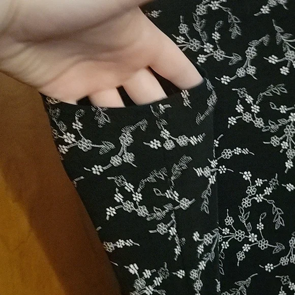 Jessica stretchy black floral dress - Picture 5 of 6